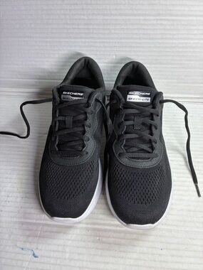 Skechers Men's Black and White Athletic Lace-Up Sneakers USED